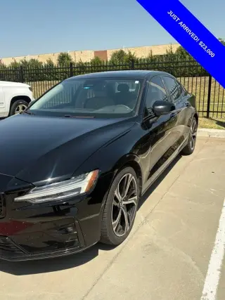 Volvo S60 2023 AWD B5 Plus Tema Oscuro 4p Sedan
