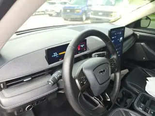 Ford Mustang Mach-E 2025 Premium 4p SUV