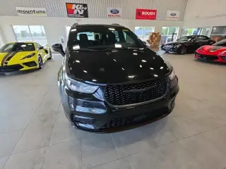 Chrysler Pacifica 2021 AWD Limited 4dr Mini-Van