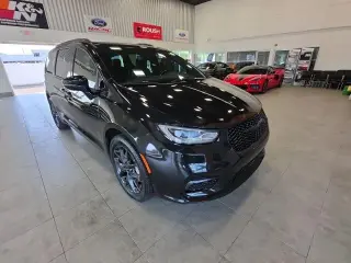 Chrysler Pacifica 2021 AWD Limited 4dr Mini-Van