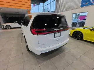 Chrysler Pacifica 2026 Select 4p Mini-Van