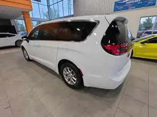 Chrysler Pacifica 2026 Select 4p Mini-Van