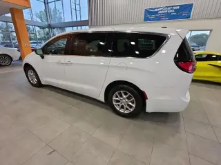 Chrysler Pacifica 2026 Select 4p Mini-Van