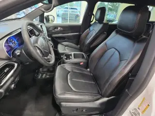 Chrysler Pacifica 2026 Select 4p Mini-Van