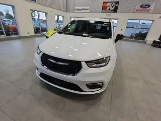 Chrysler Pacifica 2026 Select 4p Mini-Van