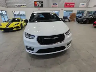 Chrysler Pacifica 2026 Select 4p Mini-Van