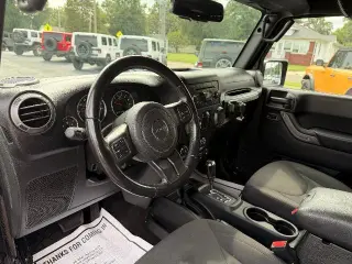 Jeep Wrangler Unlimited 2017 4x4 Sport 4p SUV