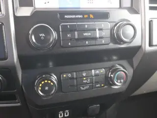 Ford F-150 2019 4x4 XL 4p SuperCrew 5.5 ft. CB