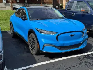 Ford Mustang Mach-E 2022 Premium 4p SUV