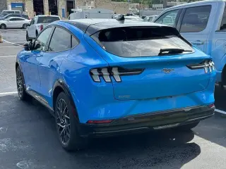 Ford Mustang Mach-E 2022 Premium 4p SUV