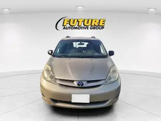 Toyota Sienna 2009 CE 7-Pasajeros Mini-Van 4p