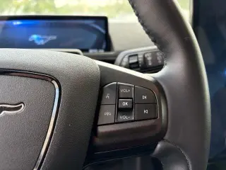 Ford Mustang Mach-E 2023 Select 4p SUV
