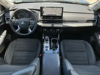 Mitsubishi Outlander 2025 AWD SE 4p SUV