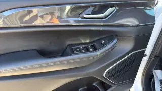 Jeep Grand Cherokee 2022 4x2 Laredo 4p SUV (lanzamiento a mediados del año)