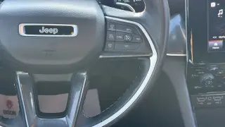 Jeep Grand Cherokee 2022 4x2 Laredo 4p SUV (lanzamiento a mediados del año)