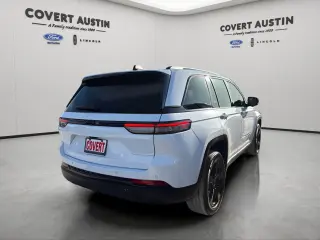 Jeep Grand Cherokee 2022 4x2 Laredo 4p SUV (lanzamiento a mediados del año)