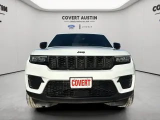 Jeep Grand Cherokee 2022 4x2 Laredo 4p SUV (lanzamiento a mediados del año)