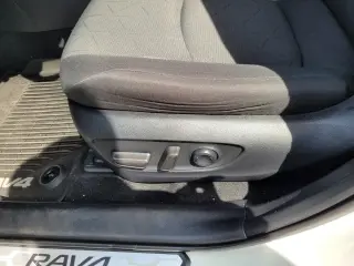 Toyota RAV4 2020 AWD XLE 4p SUV