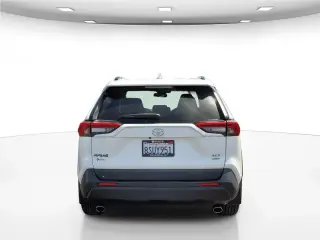 Toyota RAV4 2020 AWD XLE 4p SUV