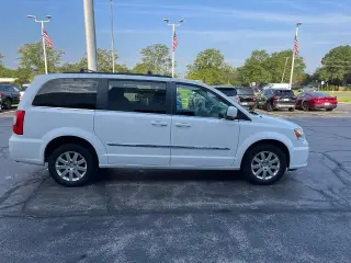 Chrysler Town and Country 2016 Touring 4dr Mini-Van