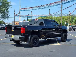 Chevrolet Silverado 3500HD 2017 4x4 LTZ 4p Cabina Completa SRW
