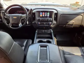 Chevrolet Silverado 3500HD 2017 4x4 LTZ 4p Cabina Completa SRW