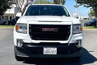GMC Canyon 2022 4x2 Elevation 4p. Cabina Crew 5 pies de caja corta