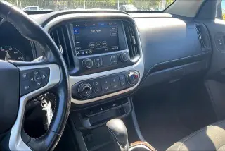 GMC Canyon 2022 4x2 Elevation 4p. Cabina Crew 5 pies de caja corta