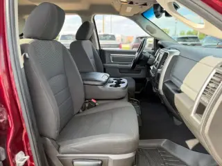 Ram 1500 Classic 2019 4x4 Warlock 4p. Cabina de Tripulante 5,5 pies de Caja Corta Pickup