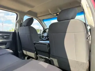 Ram 1500 Classic 2019 4x4 Warlock 4p. Cabina de Tripulante 5,5 pies de Caja Corta Pickup
