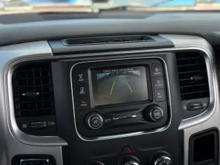 Ram 1500 Classic 2019 4x4 Warlock 4p. Cabina de Tripulante 5,5 pies de Caja Corta Pickup
