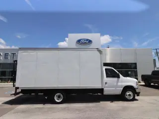 Ford E-Series 2024 E-350 SD 2dr 138 in. WB SRW Chasis Corto