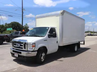 Ford E-Series 2024 E-350 SD 2dr 138 in. WB SRW Chasis Corto