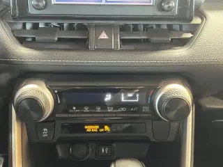 Toyota RAV4 2019 LE 4p SUV