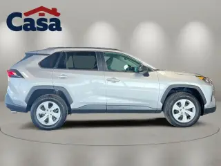 Toyota RAV4 2019 LE 4p SUV