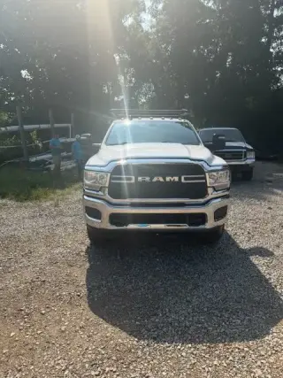 Ram 2500 2024 4x4 Tradesman 4p. Cabina de tripulación completa 8 ft. LB Camioneta