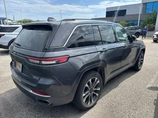 Jeep Grand Cherokee 2022 4x4 Overland 4p SUV (lanzamiento a mitad de año)