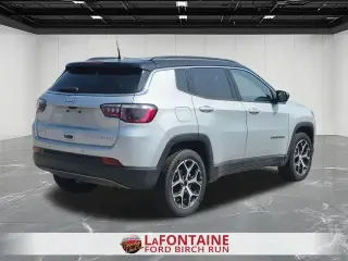 Jeep Compass 2024 4x4 (Rojo) Edición 4p SUV
