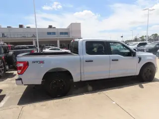 Ford F-150 2022 4x2 XL 4p SuperCrew 5.5 ft. CB