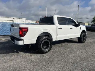 Ford F-150 2024 4x4 STX 4p SuperCrew 5.5 pies SB
