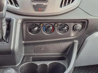Ford Transit 2017 150 XL 3dr SWB Tech Bajo Tech de Pasajero con Puerta Corrediza Lateral del Pasajero