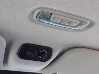 Ford Transit 2017 150 XL 3dr SWB Tech Bajo Tech de Pasajero con Puerta Corrediza Lateral del Pasajero