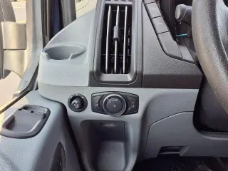 Ford Transit 2017 150 XL 3dr SWB Tech Bajo Tech de Pasajero con Puerta Corrediza Lateral del Pasajero