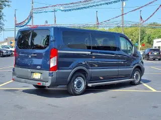 Ford Transit 2017 150 XL 3dr SWB Tech Bajo Tech de Pasajero con Puerta Corrediza Lateral del Pasajero