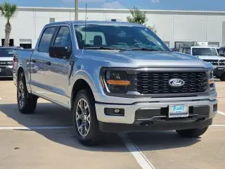 Ford F-150 2025 4x4 STX 4p SuperCrew 5.5 pies CB