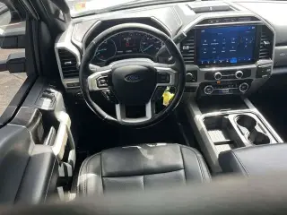 Ford F-250 Super Duty 2022 4x4 King Ranch 4p. Cabina de Tripulante 6,8 pies Caja Extendida