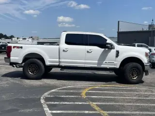 Ford F-250 Super Duty 2022 4x4 King Ranch 4p. Cabina de Tripulante 6,8 pies Caja Extendida