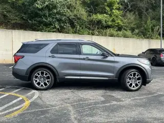 Ford Explorer 2025 Platinum 4p SUV