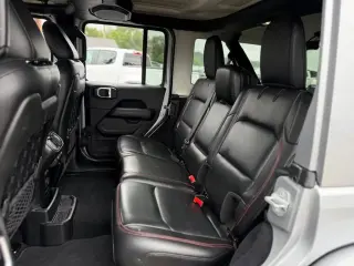 Jeep Wrangler Unlimited 2018 4x4 Rubicon 4p SUV (lanzamiento a mitad de año)