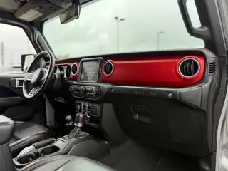 Jeep Wrangler Unlimited 2018 4x4 Rubicon 4p SUV (lanzamiento a mitad de año)